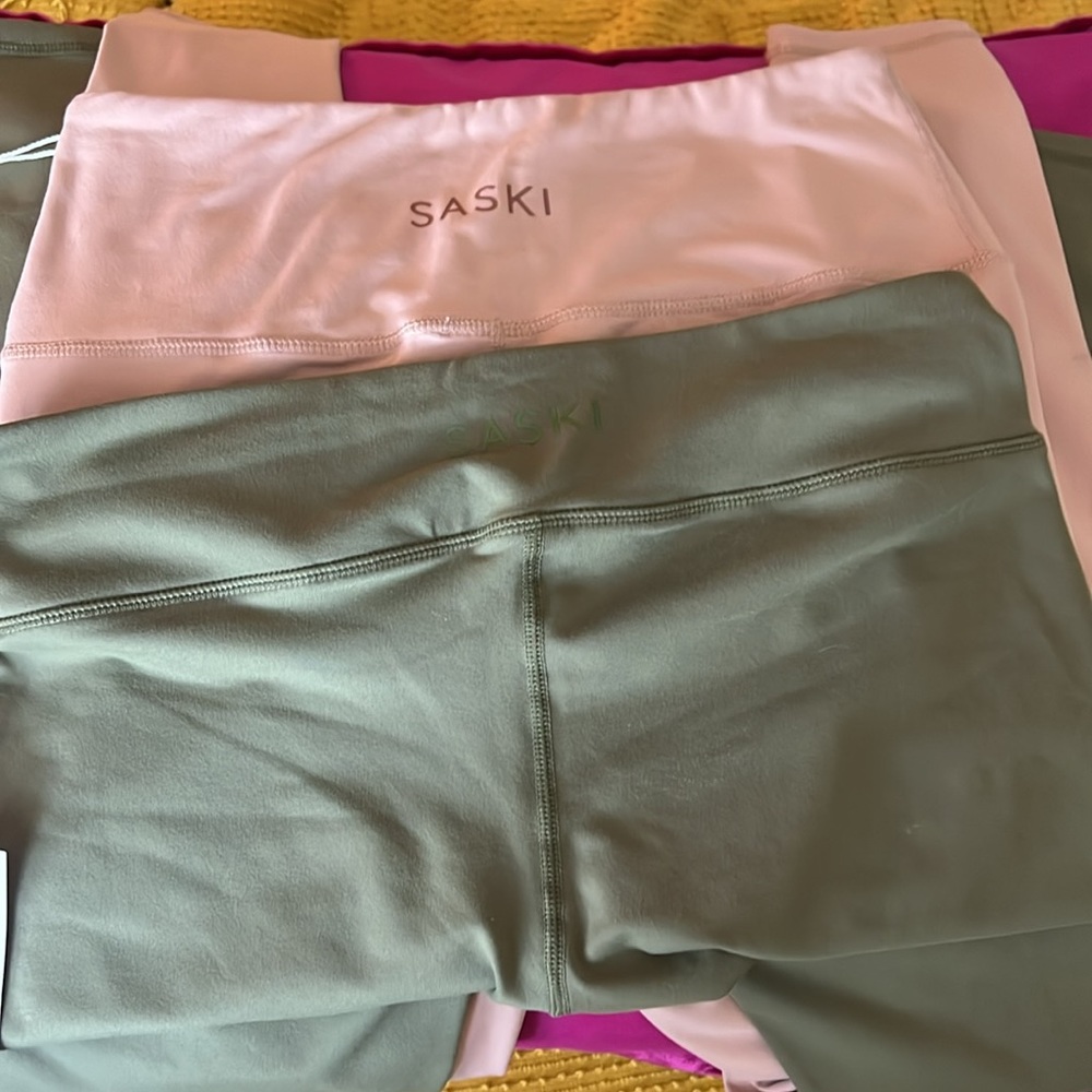 2 pair NWT Saski Collection leggings